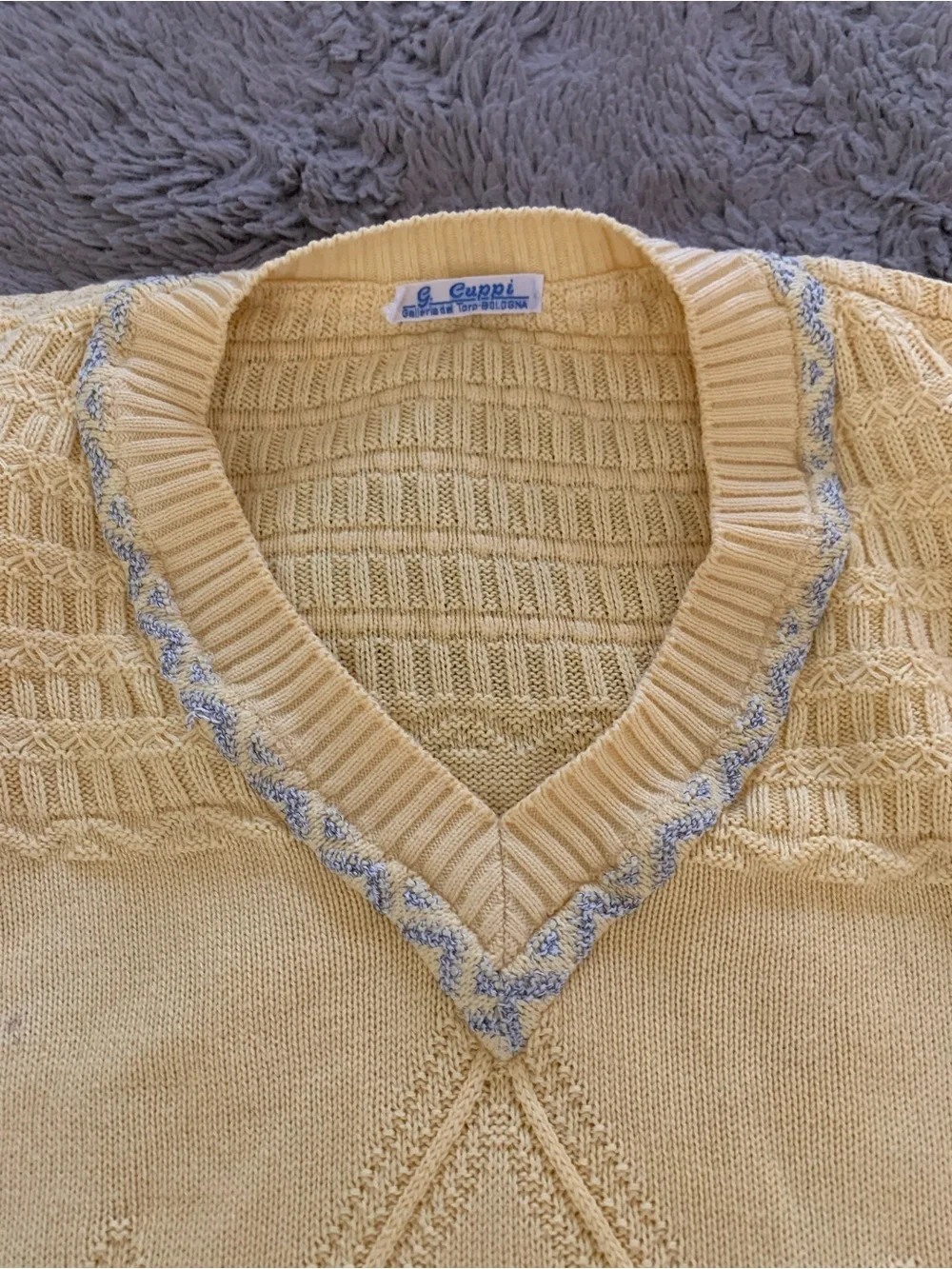 Light butter Yellow V-Neck Knit Sweater Made In Italy G Cuppi Large